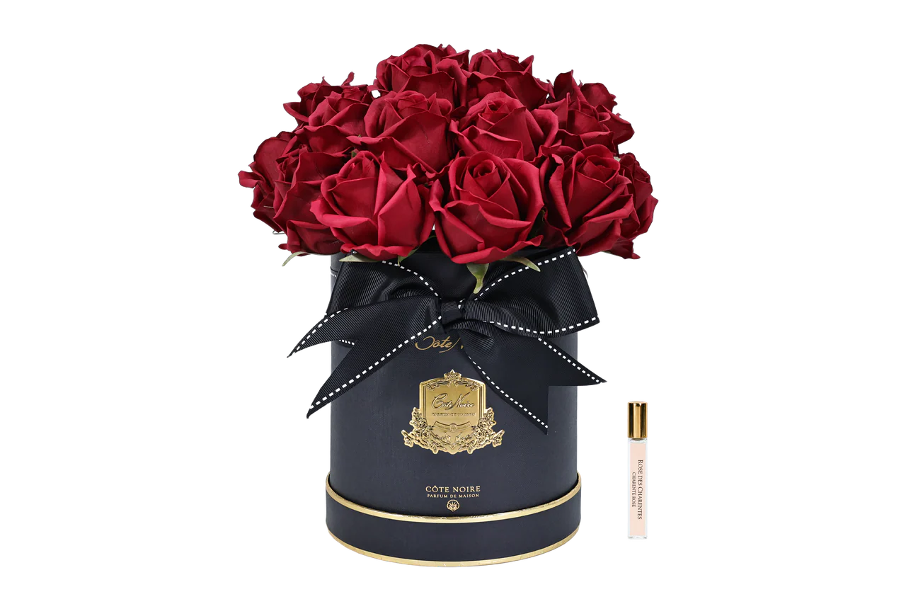 باقة ورد أحمر في صندوق