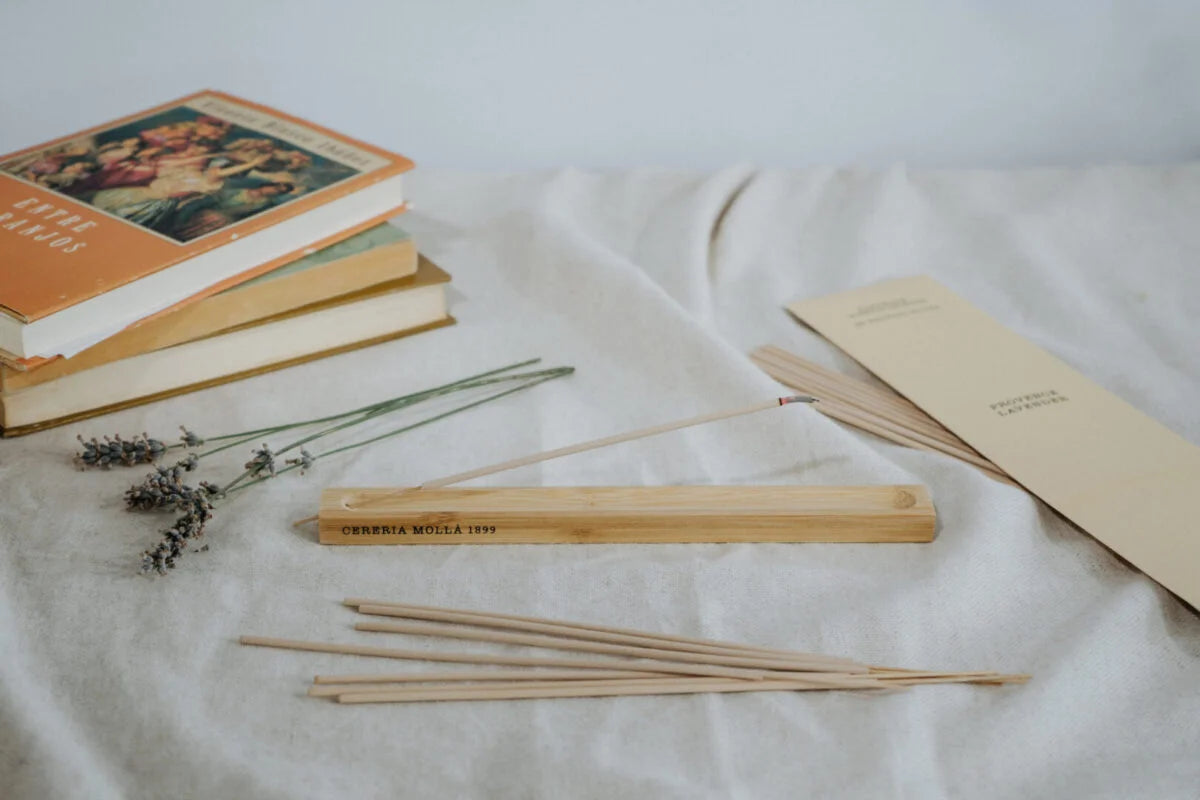 حامل بخور من الخيزران